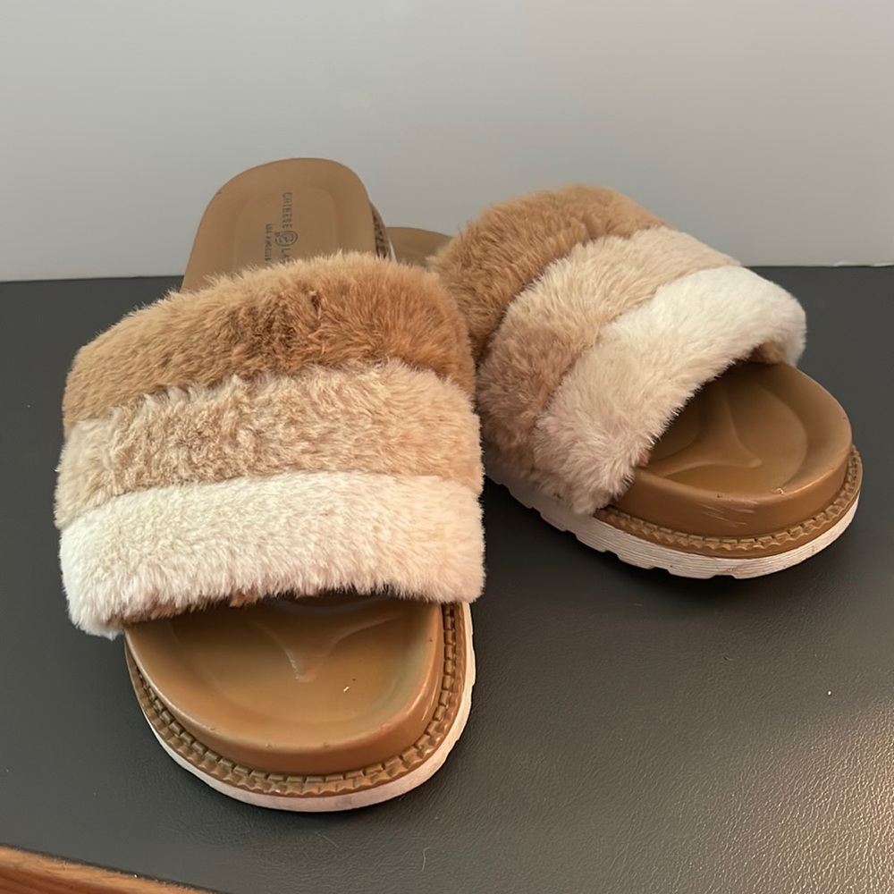 Chinese Laundry “Treat” slides women’s size 9.5